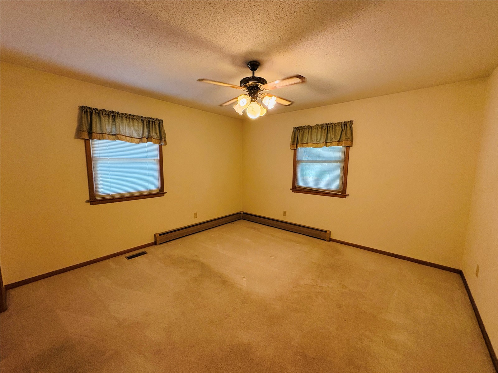 1136 145th Street Victor IA 52347