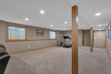 345 Rosslare Street Marion IA 52302