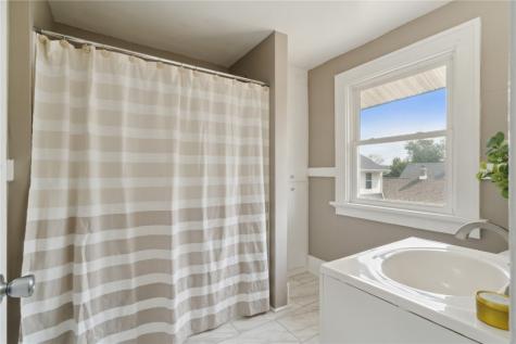 2629 1st Avenue SE Cedar Rapids IA 52402
