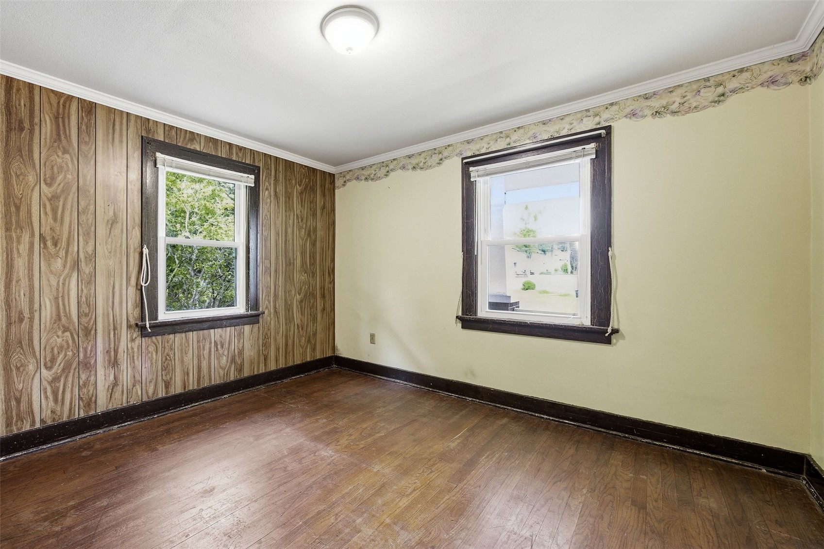 1621 Oakland Road NE Cedar Rapids IA 52402