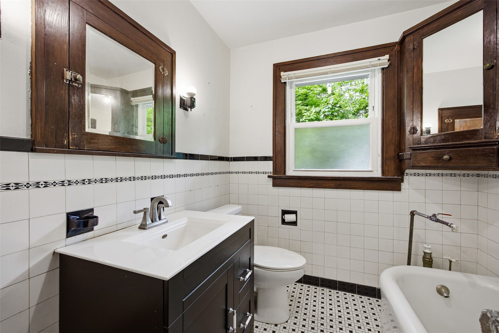 1621 Oakland Road NE Cedar Rapids IA 52402