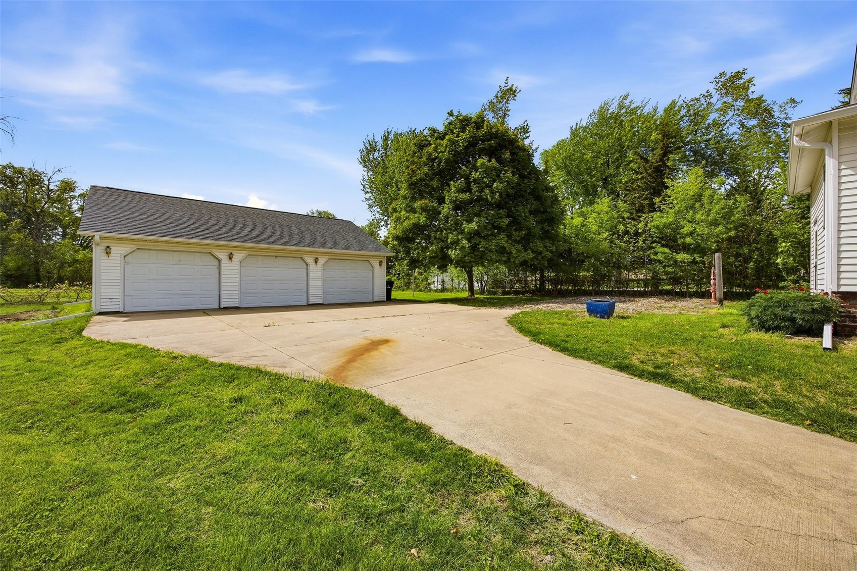 1621 Oakland Road NE Cedar Rapids IA 52402