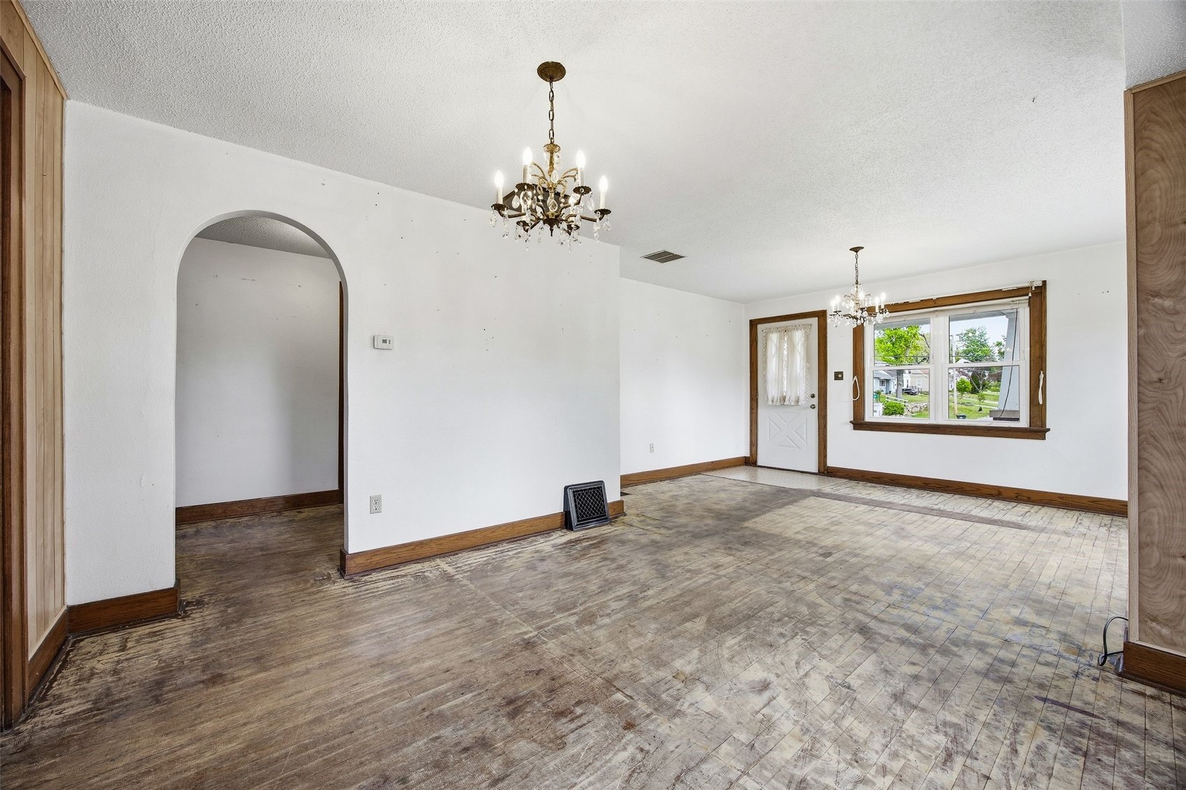 1621 Oakland Road NE Cedar Rapids IA 52402