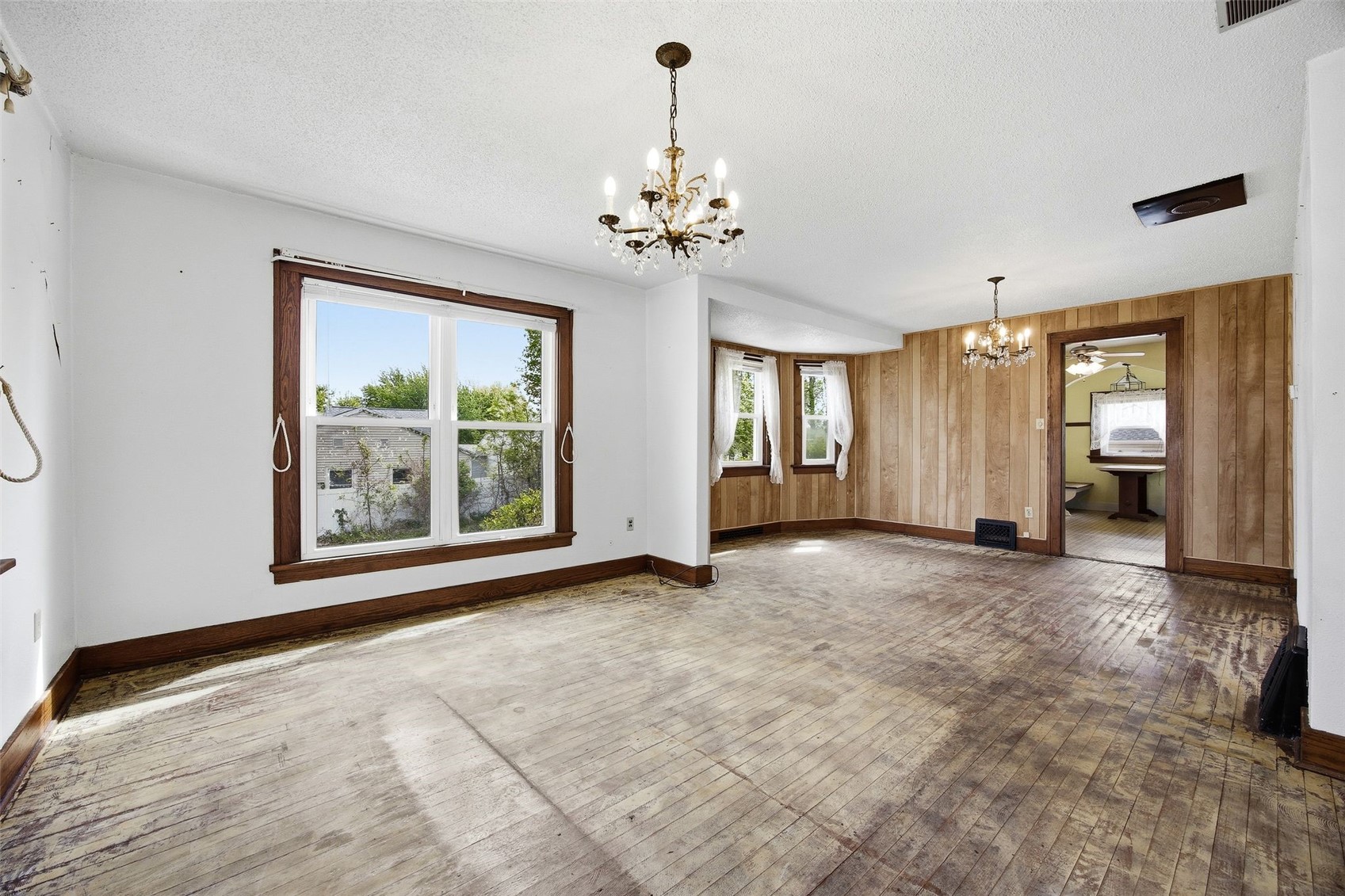 1621 Oakland Road NE Cedar Rapids IA 52402