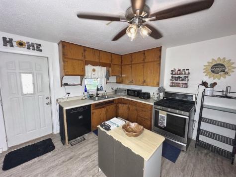 705 C Avenue Vinton IA 52349