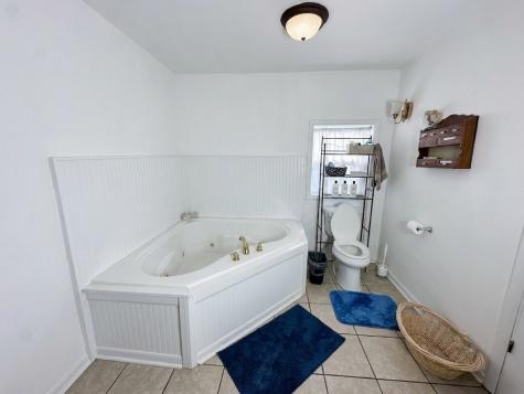 705 C Avenue Vinton IA 52349