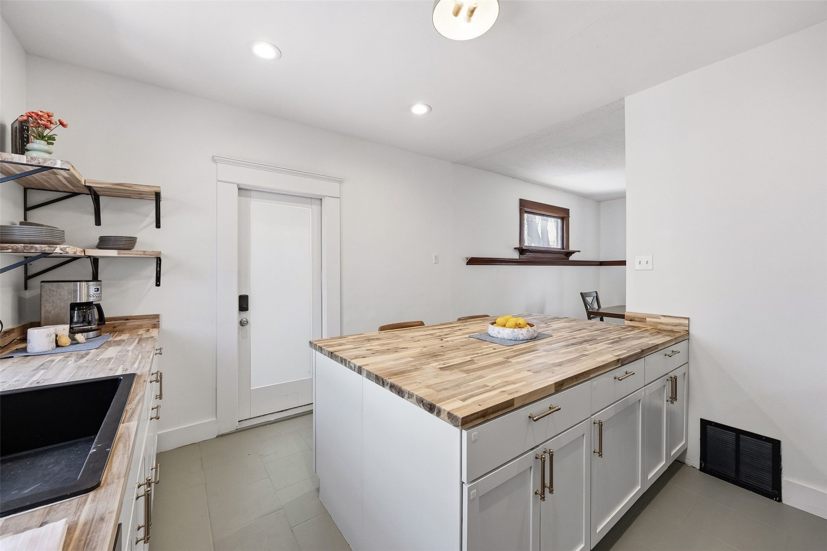 1727 B Avenue NE Cedar Rapids IA 52402
