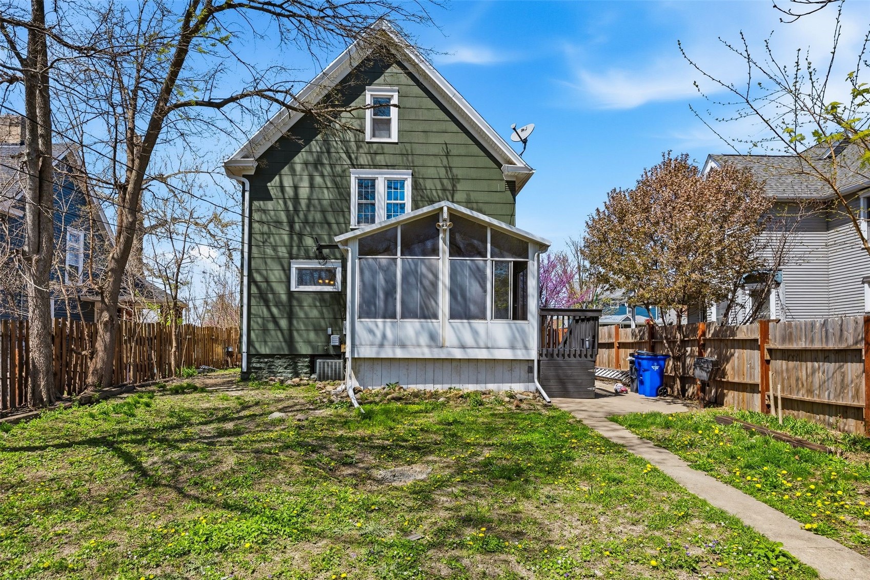 1727 B Avenue NE Cedar Rapids IA 52402
