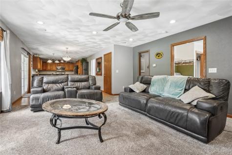 106 Richland Avenue Urbana IA 52345