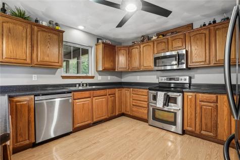 106 Richland Avenue Urbana IA 52345