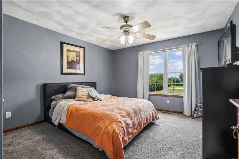 106 Richland Avenue Urbana IA 52345
