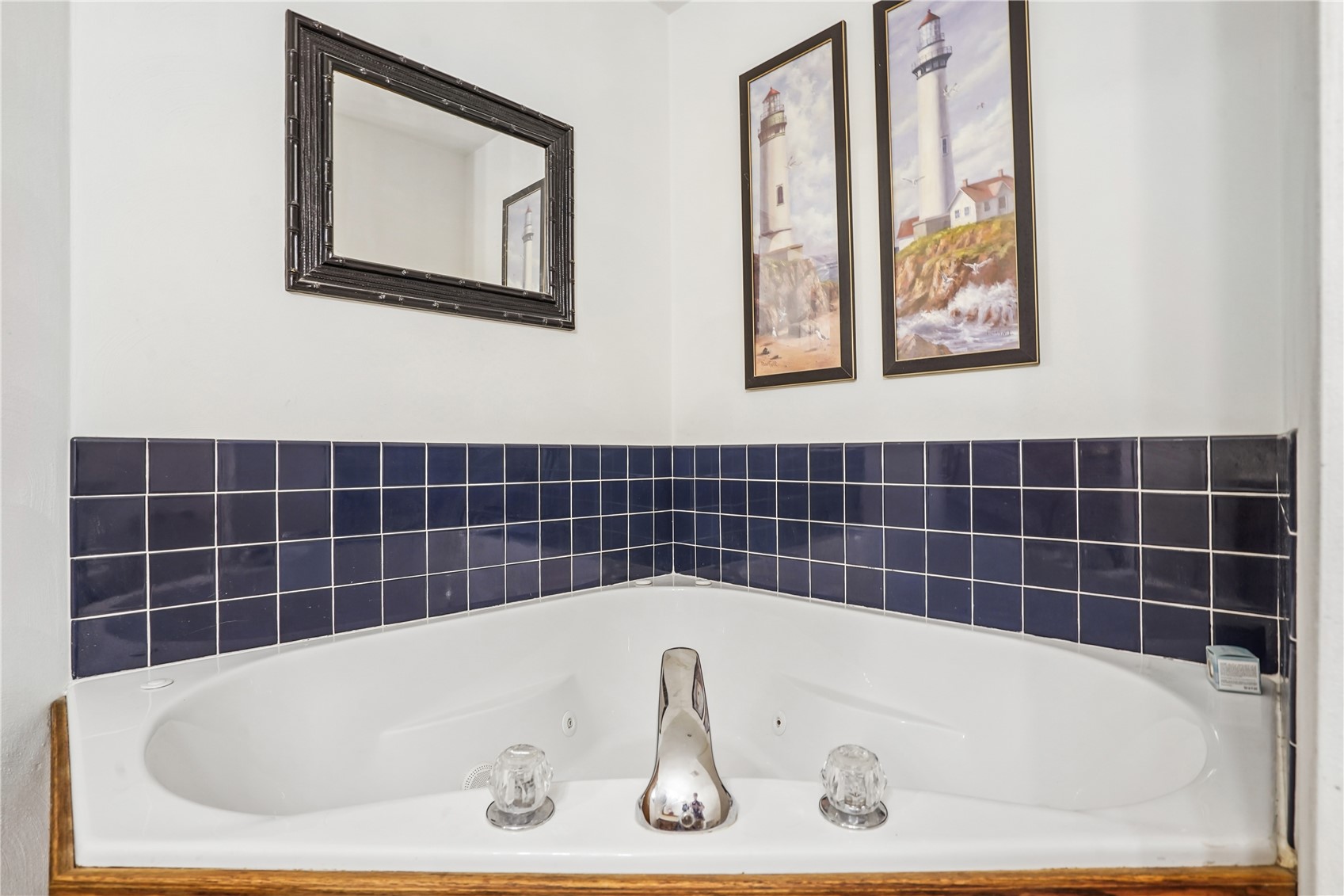 106 Richland Avenue Urbana IA 52345