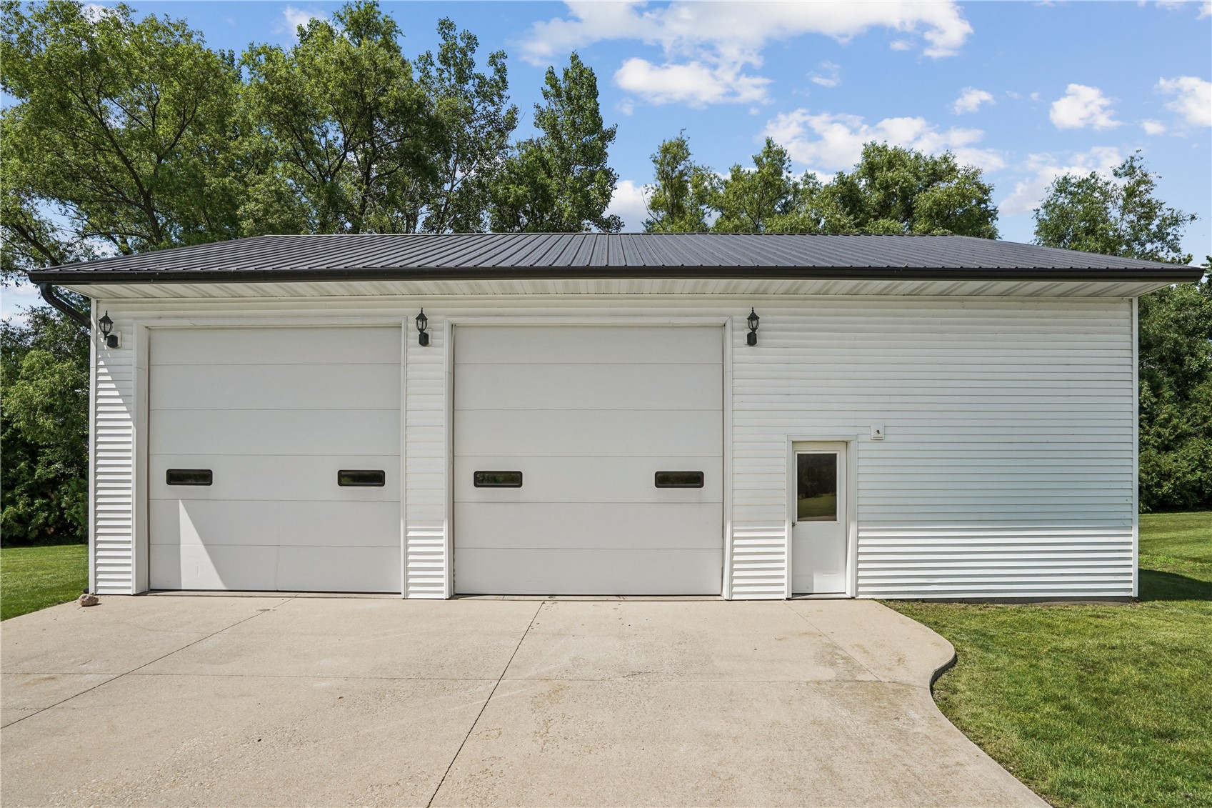 106 Richland Avenue Urbana IA 52345