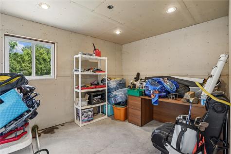 106 Richland Avenue Urbana IA 52345