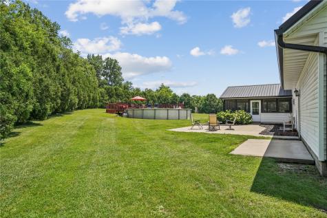 106 Richland Avenue Urbana IA 52345