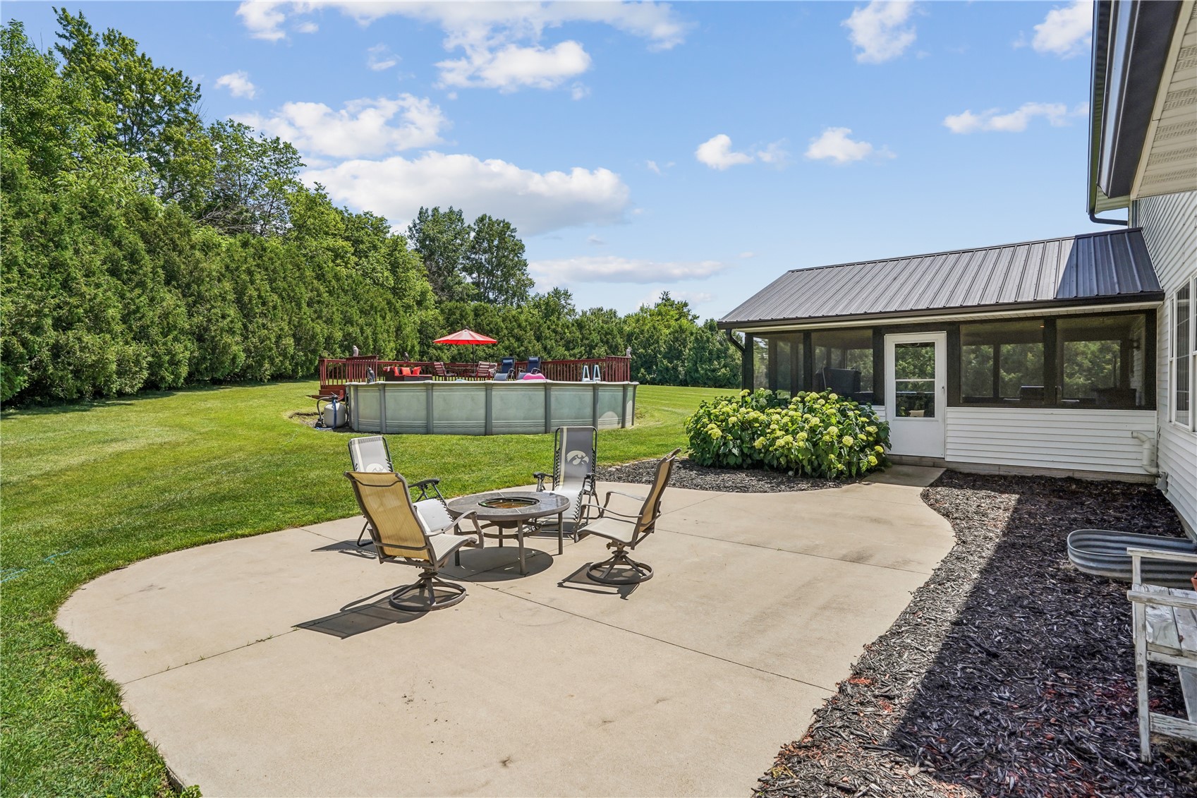 106 Richland Avenue Urbana IA 52345