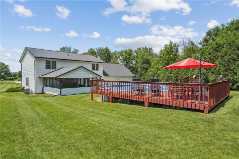 106 Richland Avenue Urbana IA 52345