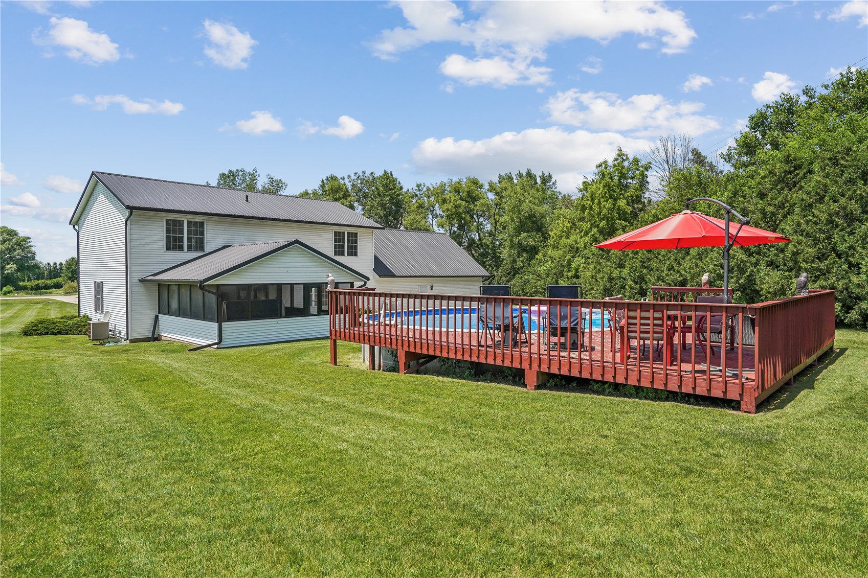106 Richland Avenue Urbana IA 52345