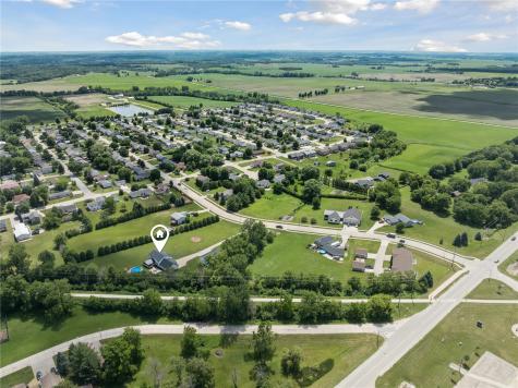106 Richland Avenue Urbana IA 52345
