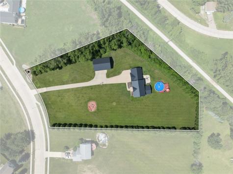 106 Richland Avenue Urbana IA 52345