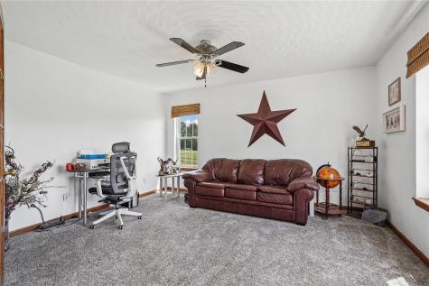 106 Richland Avenue Urbana IA 52345