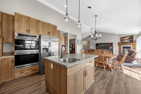 7219 Rock Wood Drive SW Cedar Rapids IA 52404