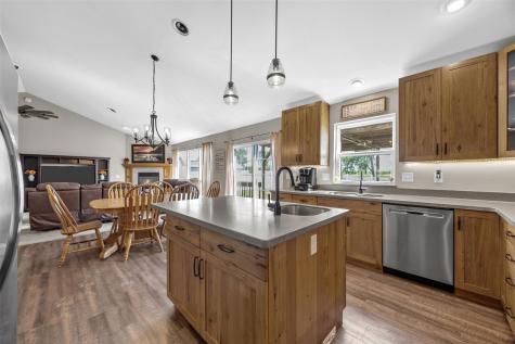 7219 Rock Wood Drive SW Cedar Rapids IA 52404
