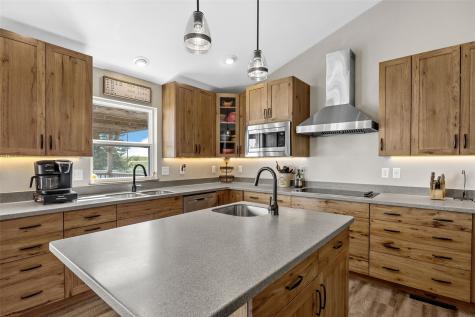 7219 Rock Wood Drive SW Cedar Rapids IA 52404