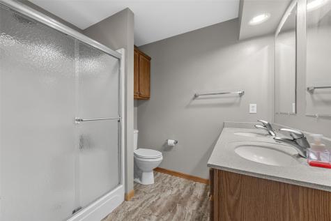 7219 Rock Wood Drive SW Cedar Rapids IA 52404