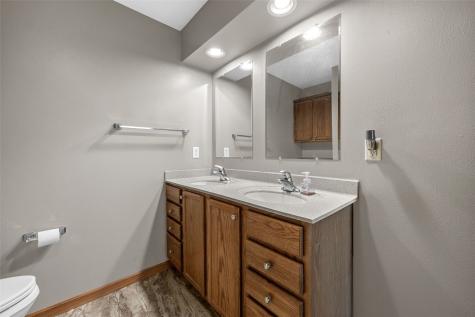 7219 Rock Wood Drive SW Cedar Rapids IA 52404