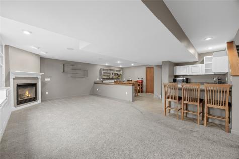 7219 Rock Wood Drive SW Cedar Rapids IA 52404