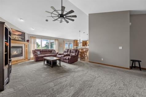 7219 Rock Wood Drive SW Cedar Rapids IA 52404