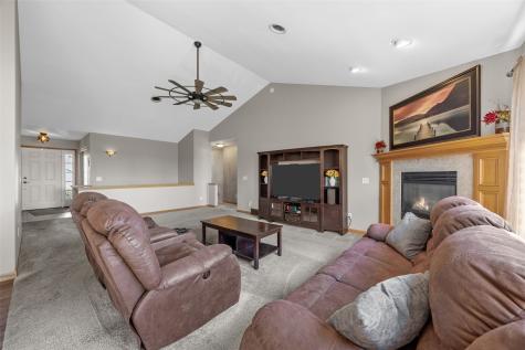 7219 Rock Wood Drive SW Cedar Rapids IA 52404