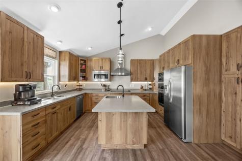 7219 Rock Wood Drive SW Cedar Rapids IA 52404