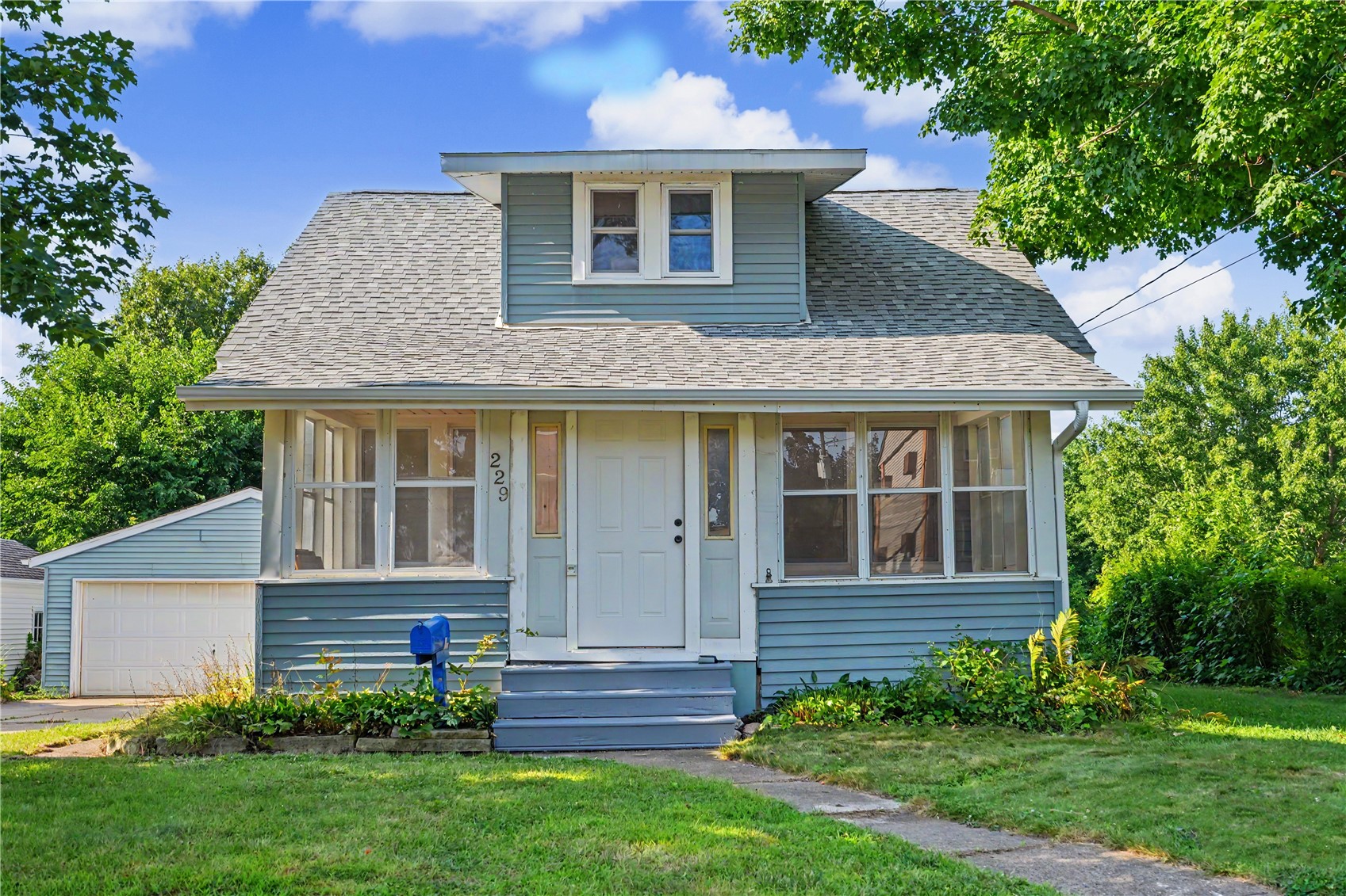 229 28th Street Drive Cedar Rapids IA 52403