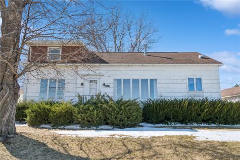 4306 F Street Amana IA 52203