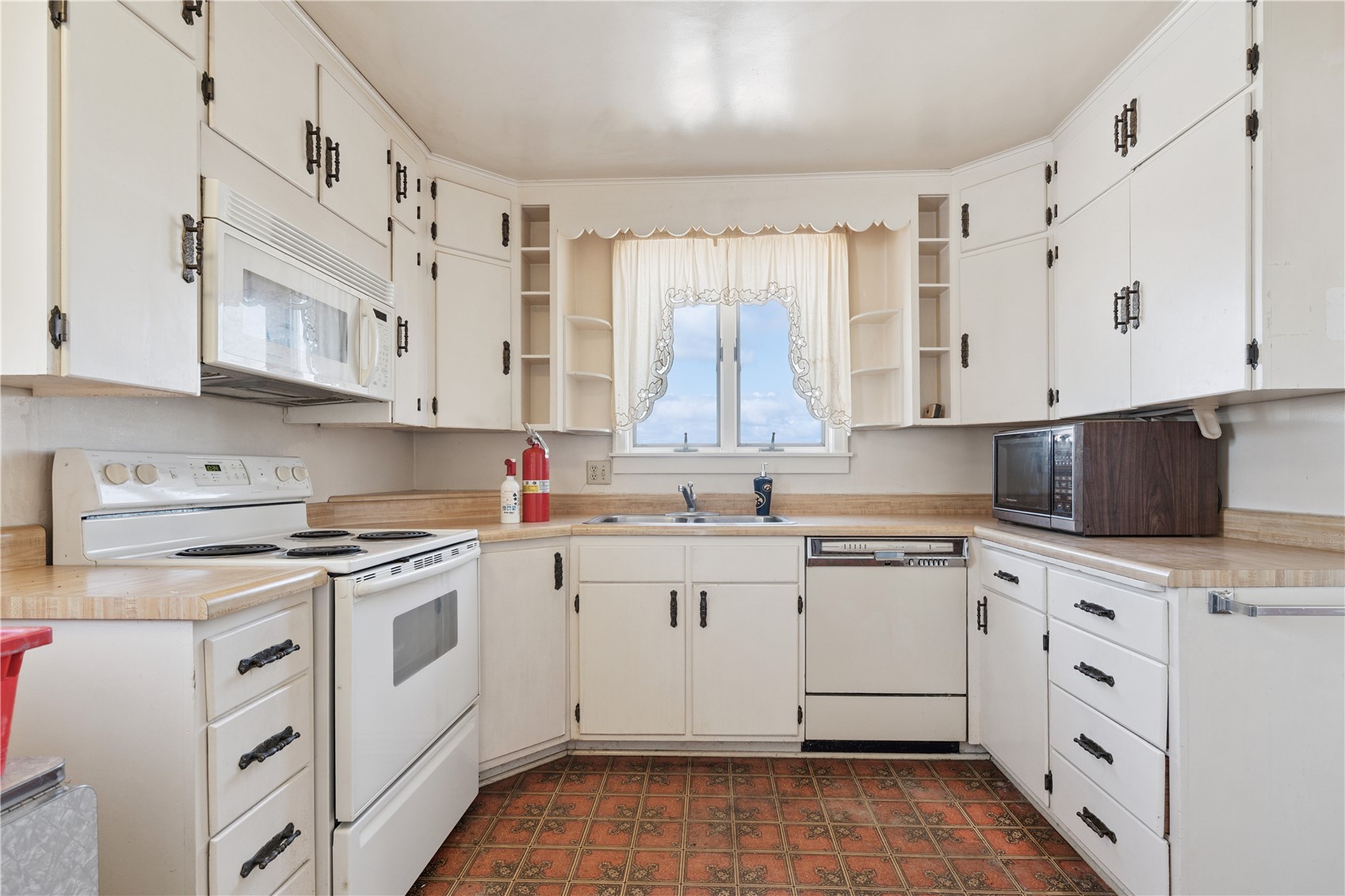 4306 F Street Amana IA 52203