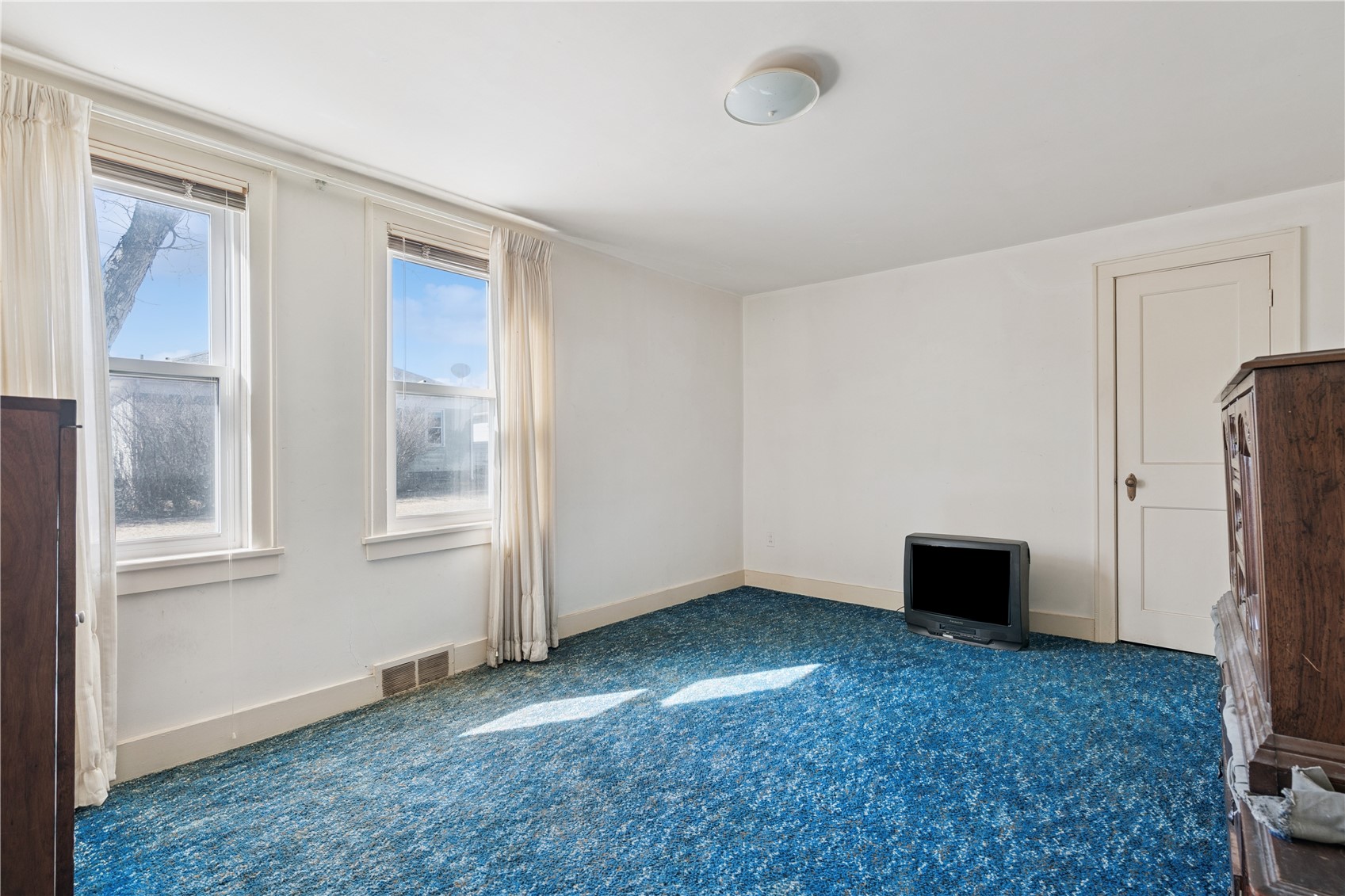 4306 F Street Amana IA 52203
