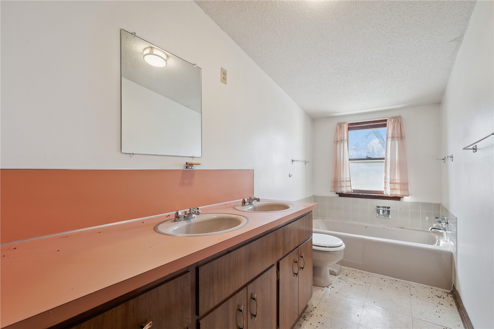 4306 F Street Amana IA 52203