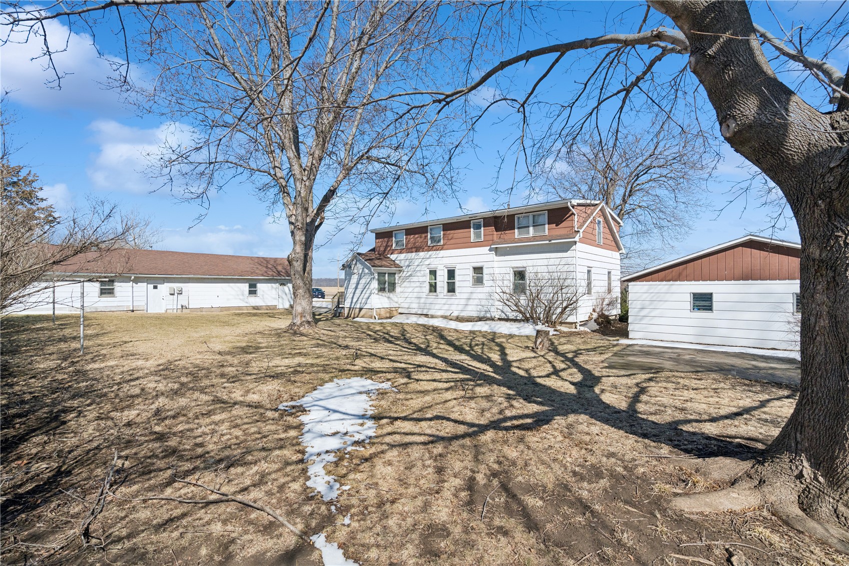 4306 F Street Amana IA 52203