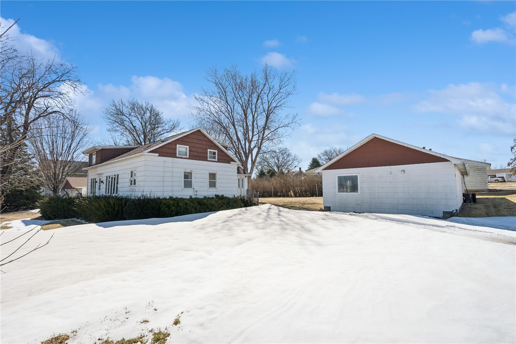 4306 F Street Amana IA 52203