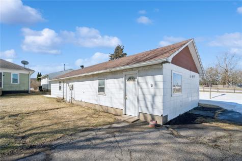 4306 F Street Amana IA 52203