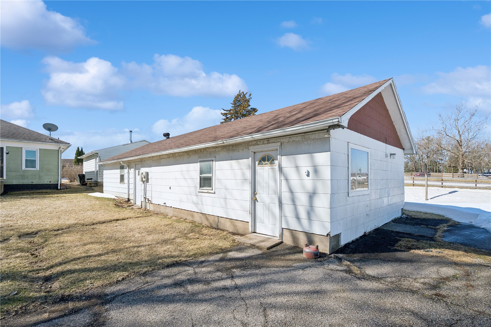 4306 F Street Amana IA 52203