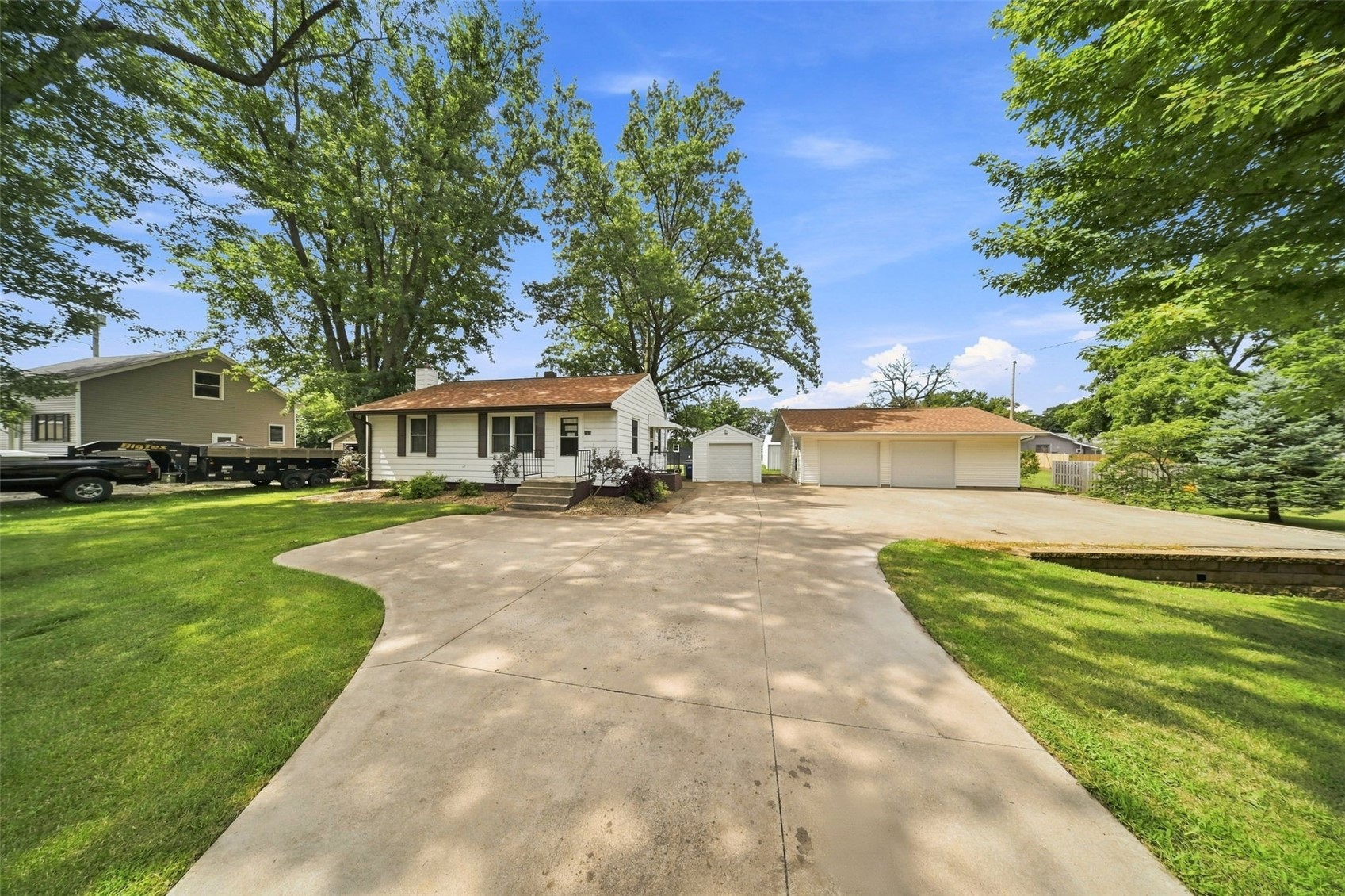 215 Franklin Center Point IA 52213