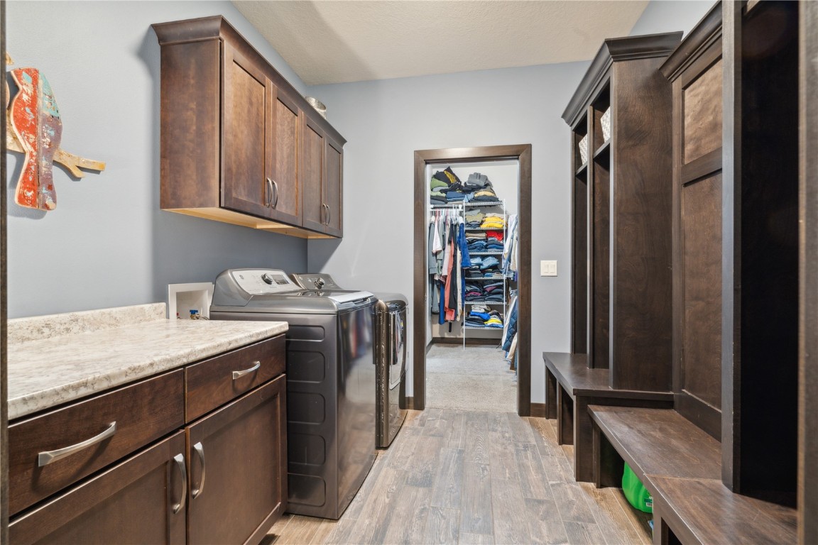 6901 Country Ridge Drive NW Palo IA 52324