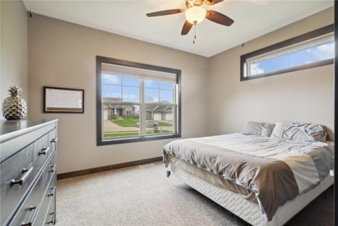 6901 Country Ridge Drive NW Palo IA 52324