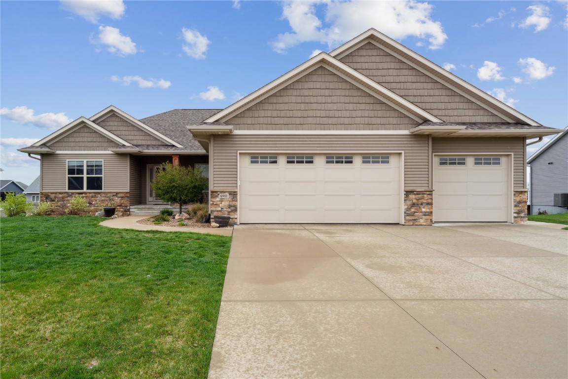 6901 Country Ridge Drive NW Palo IA 52324