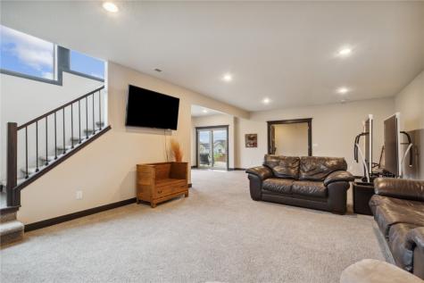 6901 Country Ridge Drive NW Palo IA 52324