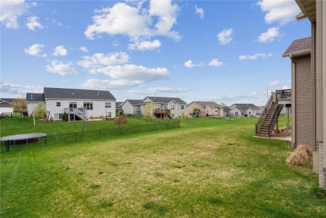 6901 Country Ridge Drive NW Palo IA 52324