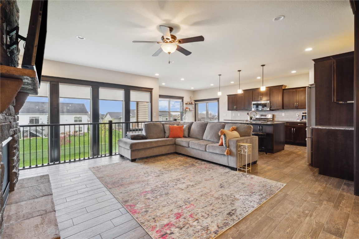 6901 Country Ridge Drive NW Palo IA 52324